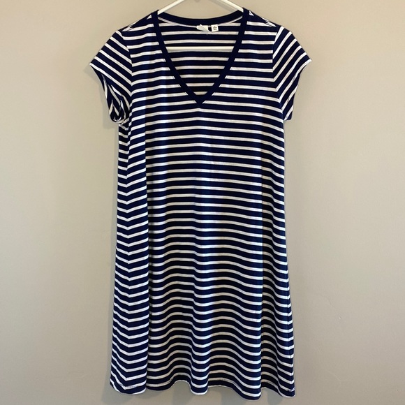 GAP Dresses & Skirts - Gap V-Neck T-shirt Dress Size S Petite